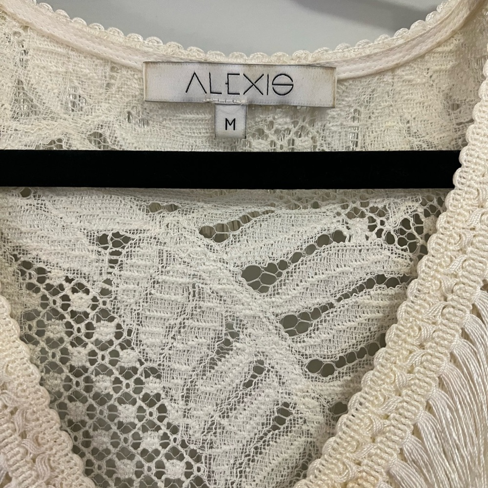 White Fringe Top size M - Picture 3 of 9